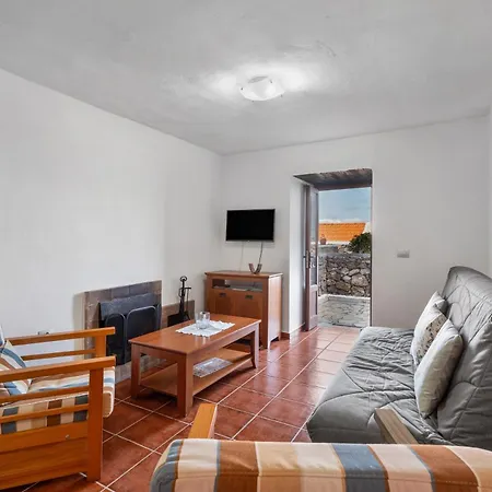 בית כפרי Perales - El Peral *